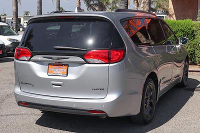 2020 Chrysler Pacifica FWD Minivan for sale #58600 - photo 2