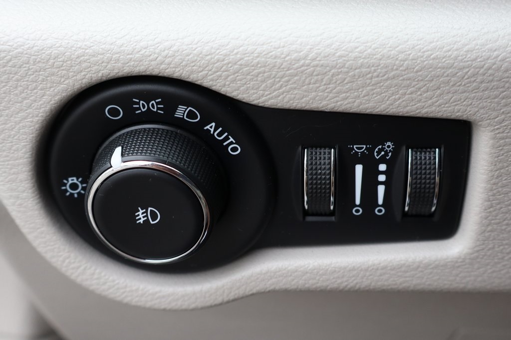 Used 2021 Chrysler Pacifica - photo 22