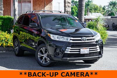2017 Toyota Highlander FWD SUV for sale #59892A - photo 2