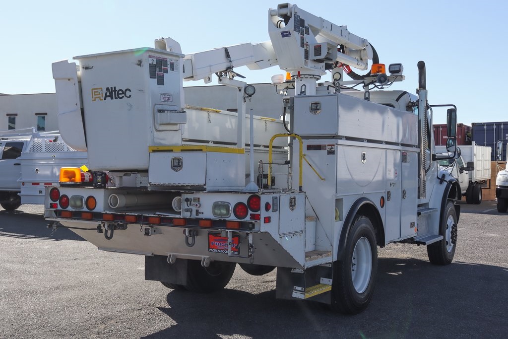Used 2016 Freightliner M2 106 - photo 2