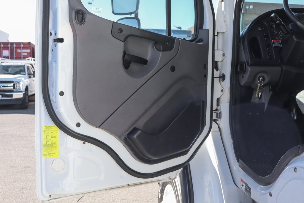 Used 2016 Freightliner M2 106 - photo 21
