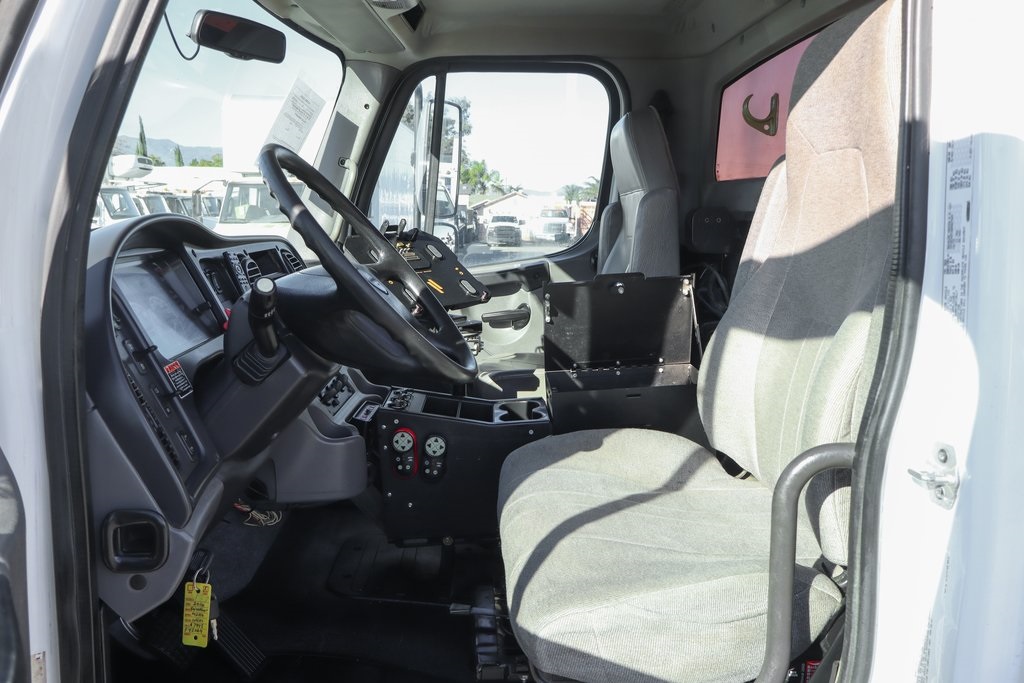Used 2016 Freightliner M2 106 - photo 22