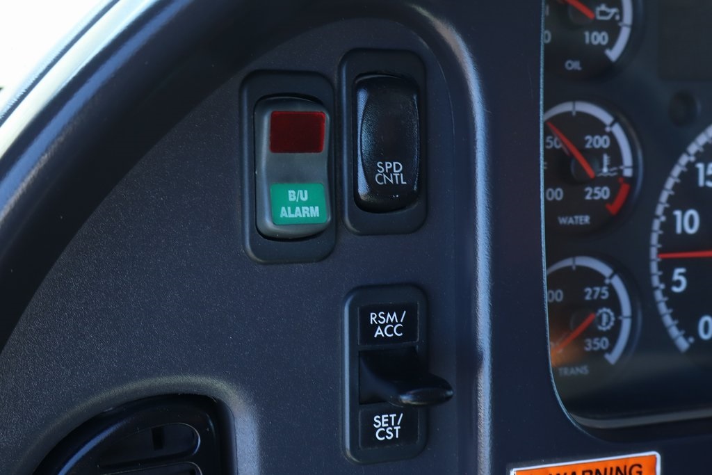 Used 2016 Freightliner M2 106 - photo 26