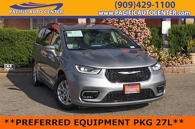 Used 2021 Chrysler Pacifica Touring L Minivan for sale #60149 - photo 1