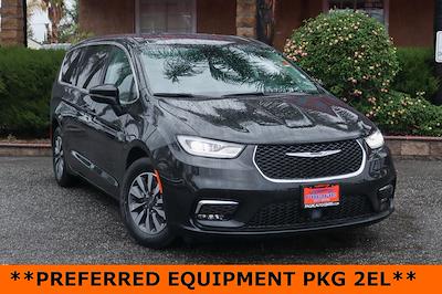 Used 2023 Chrysler Pacifica Touring L Minivan for sale #60196 - photo 2