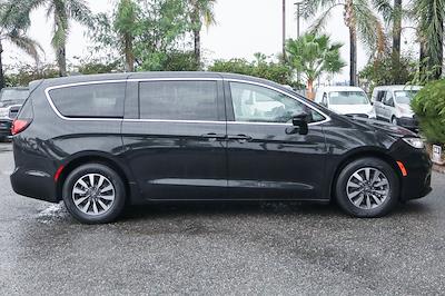 2023 Chrysler Pacifica FWD Minivan for sale #60196 - photo 2