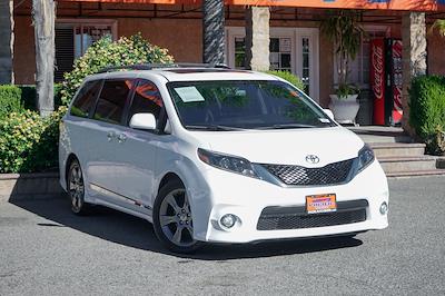 Used 2016 Toyota Sienna SE Minivan for sale #60458 - photo 2