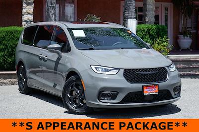 2022 Chrysler Pacifica FWD Minivan for sale #61743 - photo 2