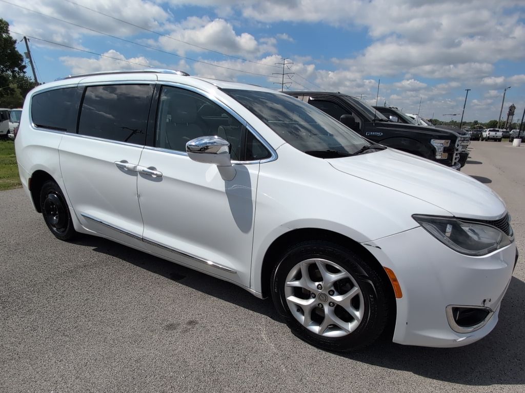 Used 2020 Chrysler Pacifica - photo 2