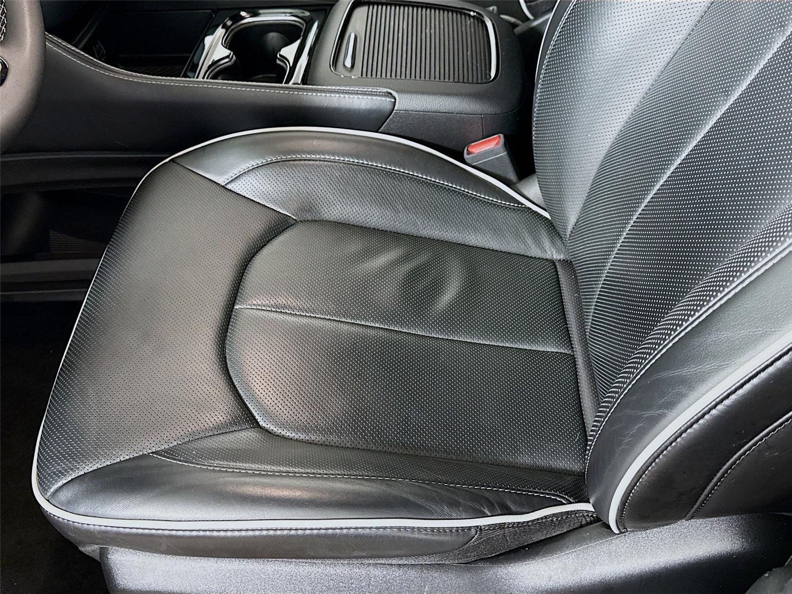 Used 2025 Chrysler Pacifica - photo 15