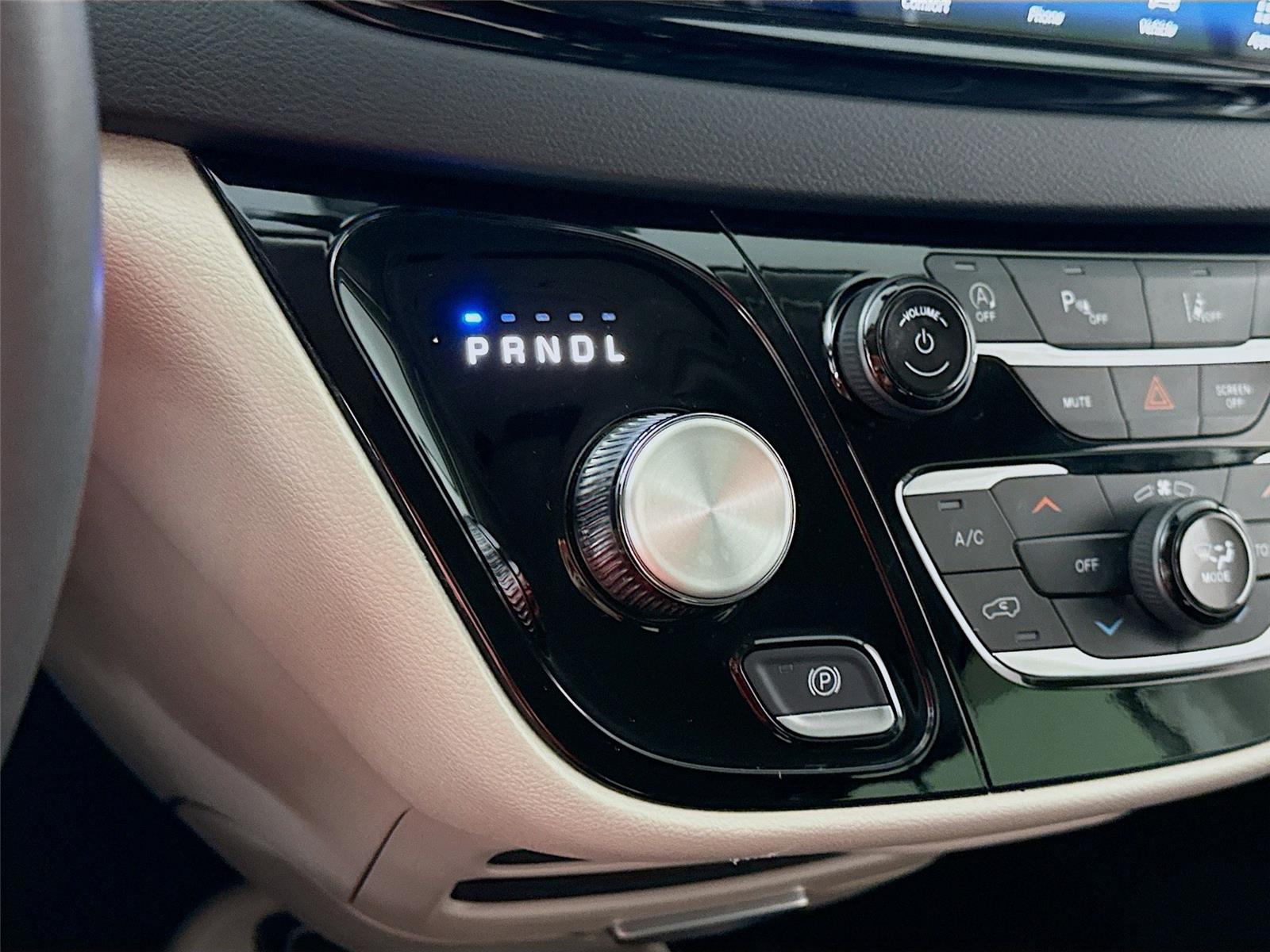 Used 2023 Chrysler Pacifica - photo 12