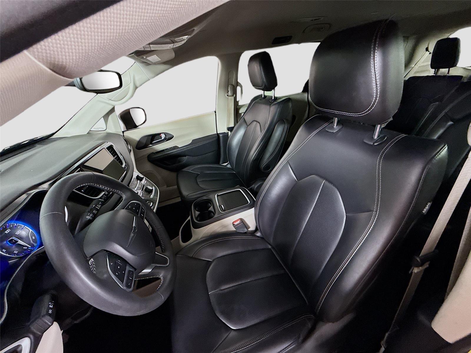 Used 2023 Chrysler Pacifica - photo 16