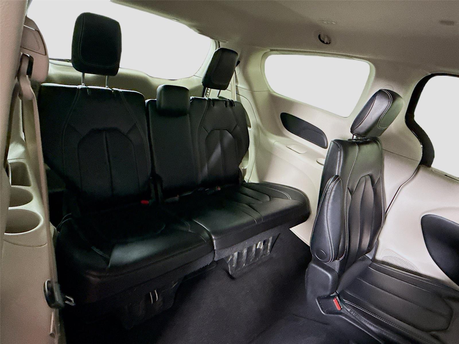 Used 2023 Chrysler Pacifica - photo 21