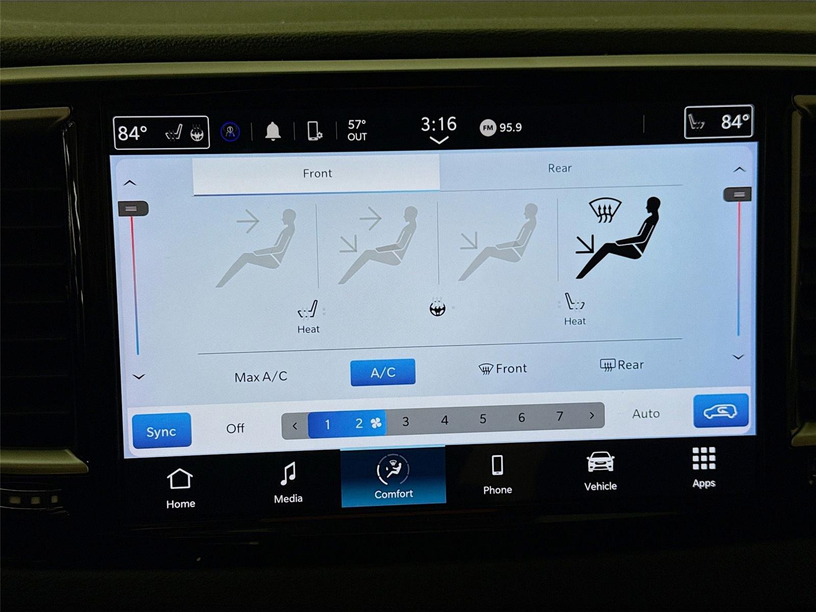 Used 2023 Chrysler Pacifica - photo 11