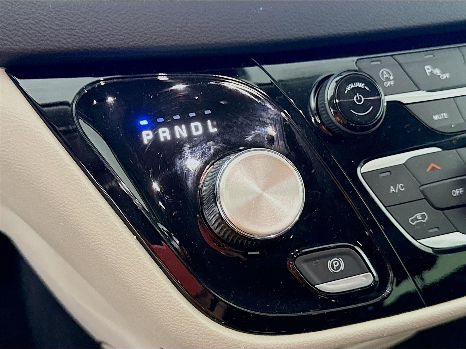Used 2023 Chrysler Pacifica - photo 12