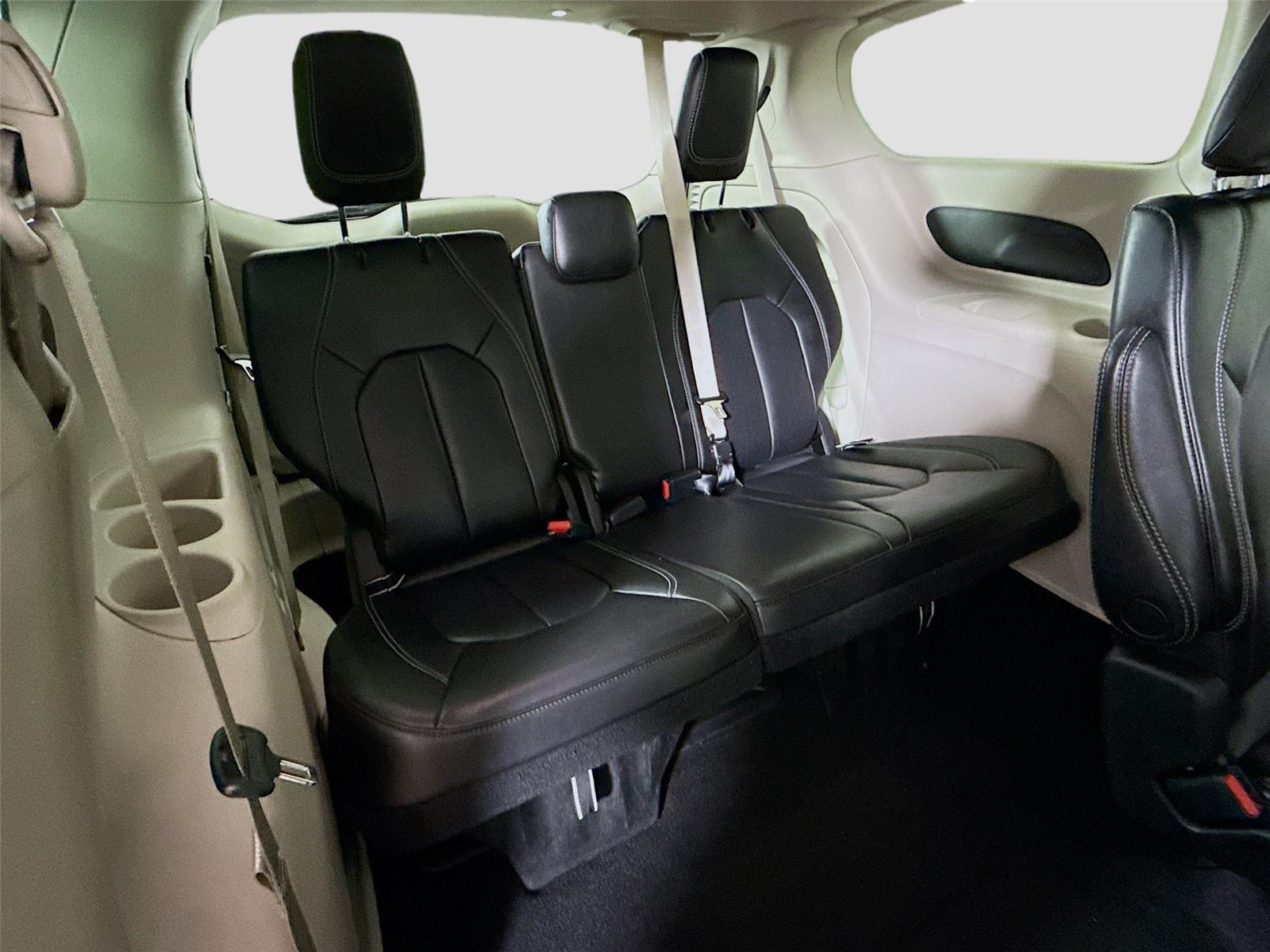 Used 2023 Chrysler Pacifica - photo 21