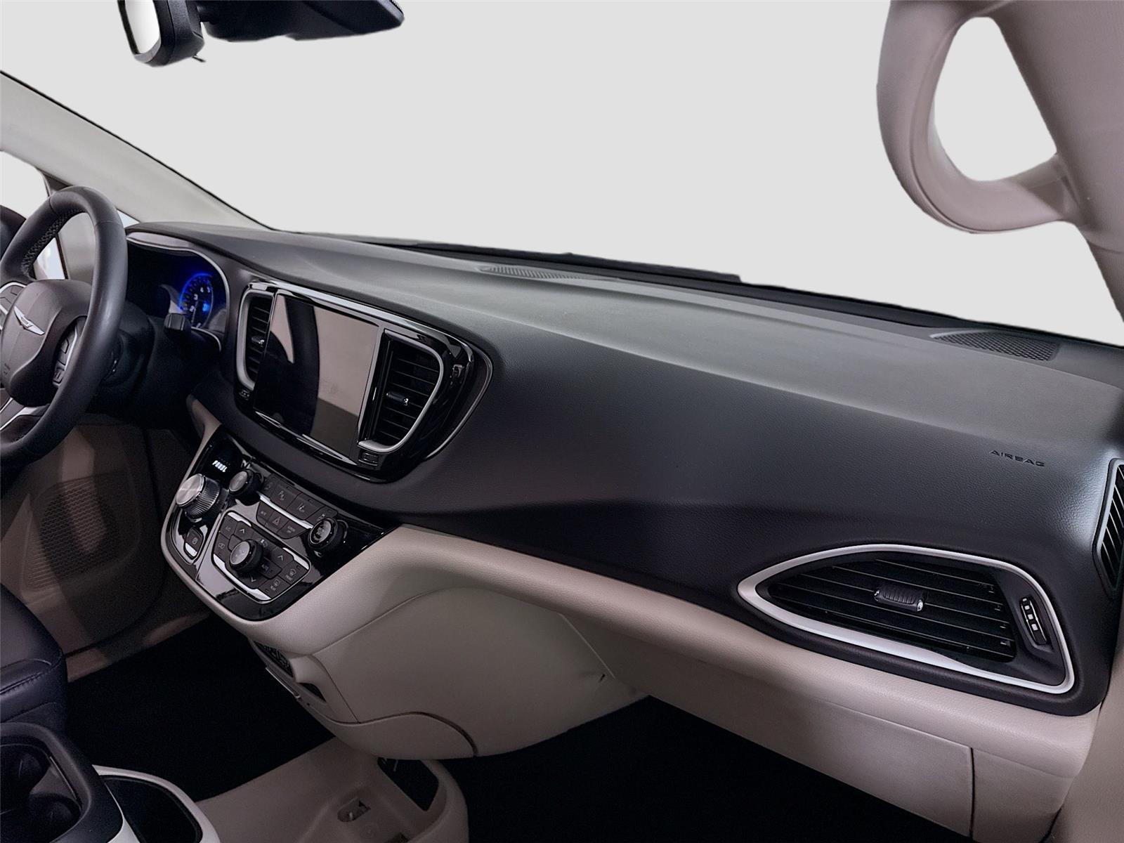 Used 2023 Chrysler Pacifica - photo 24