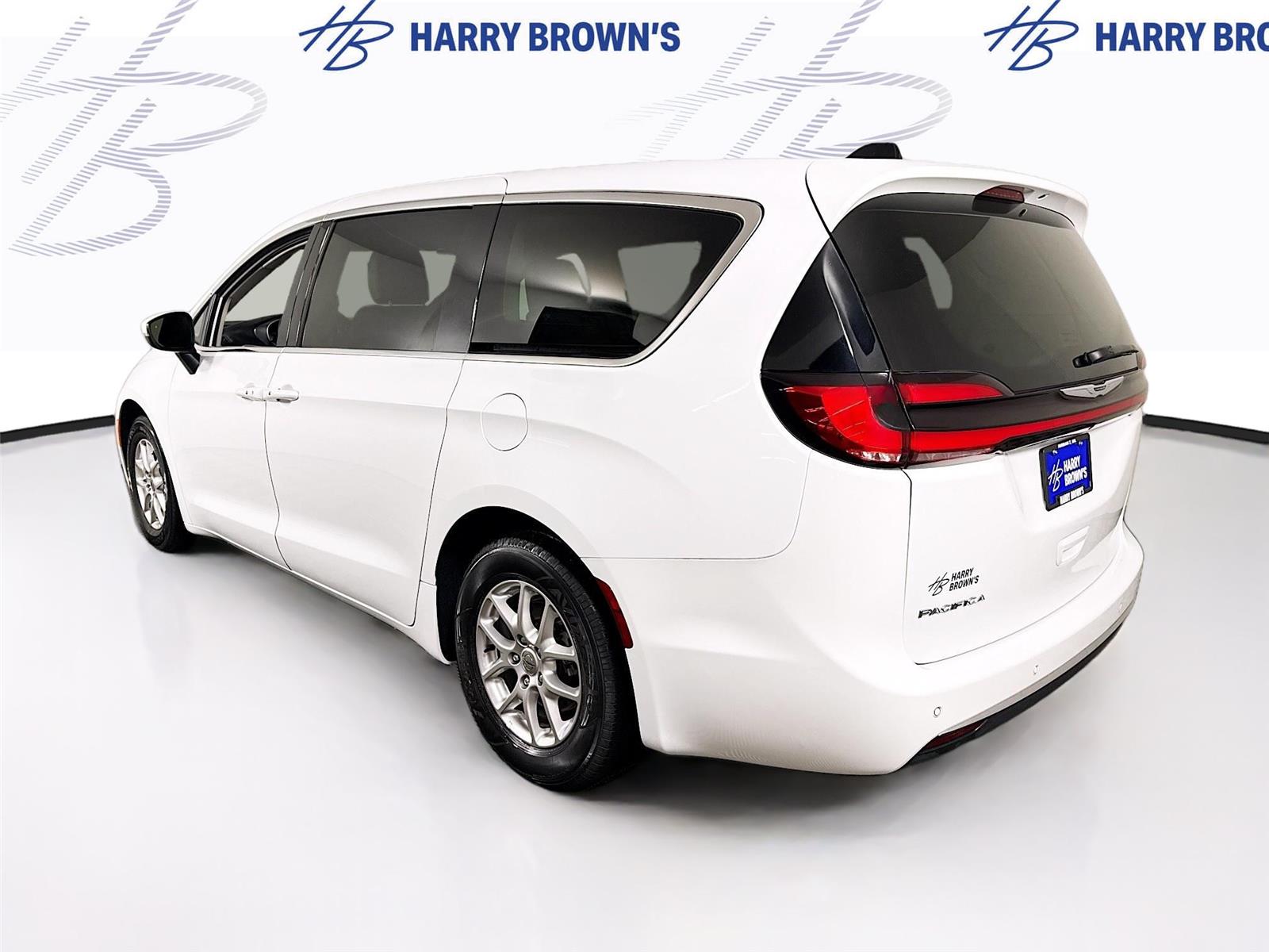 Used 2023 Chrysler Pacifica - photo 31