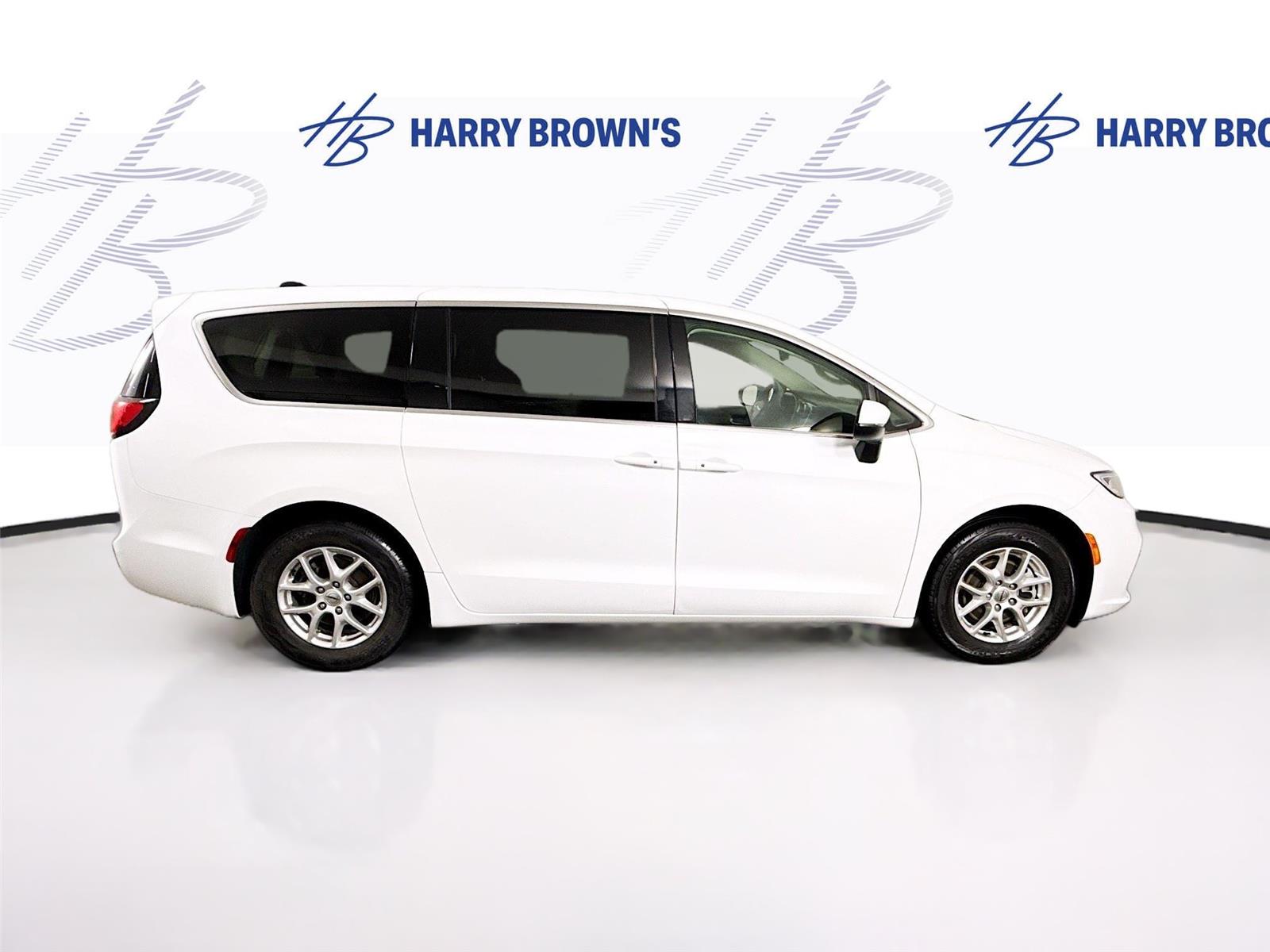 Used 2023 Chrysler Pacifica - photo 34