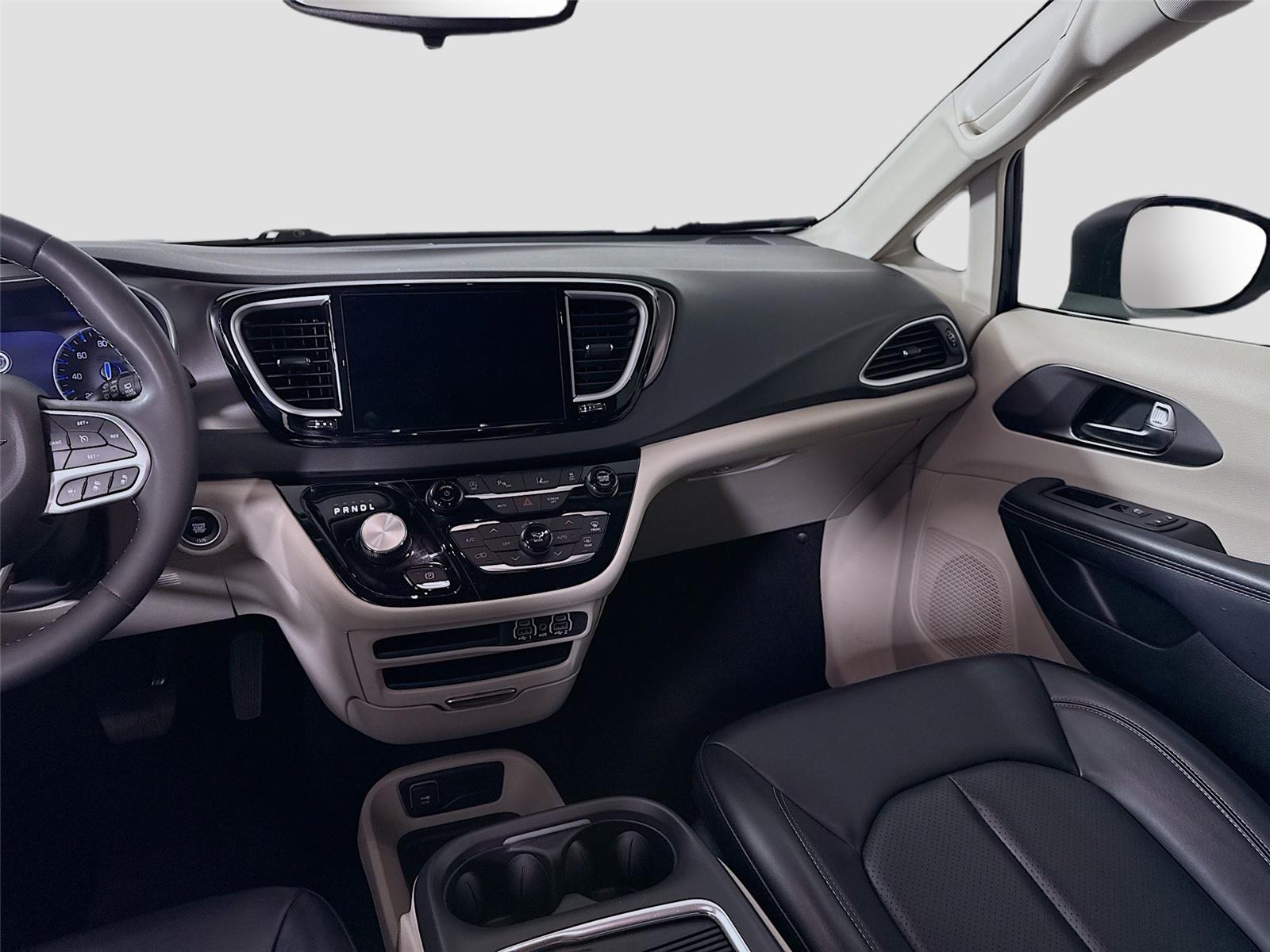 Used 2023 Chrysler Pacifica - photo 17