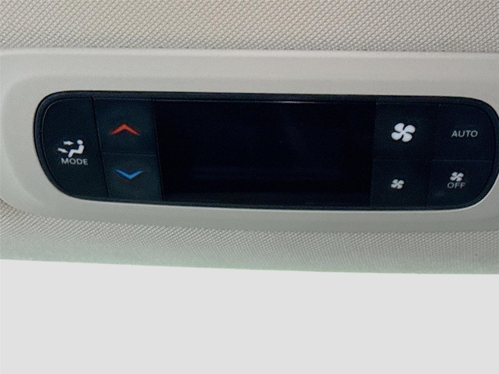 Used 2023 Chrysler Pacifica - photo 19