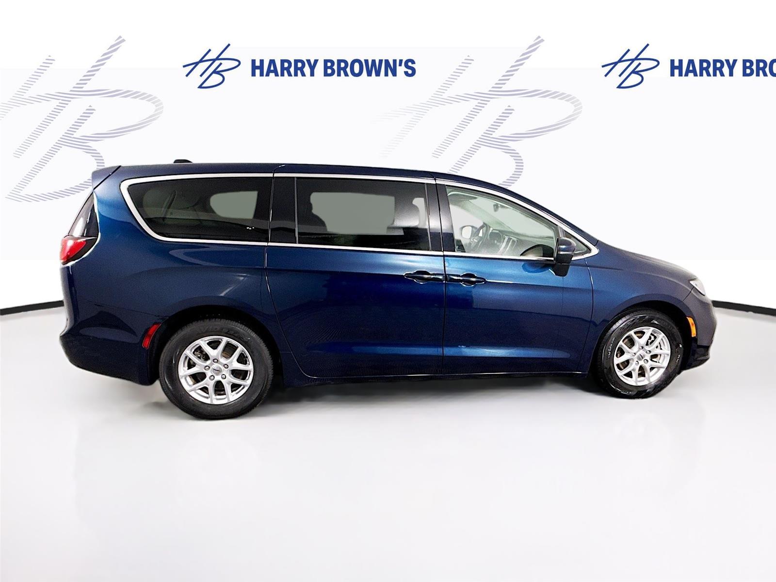 Used 2023 Chrysler Pacifica - photo 34