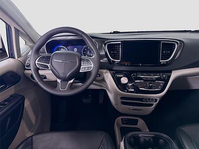 Used 2023 Chrysler Pacifica - photo 1