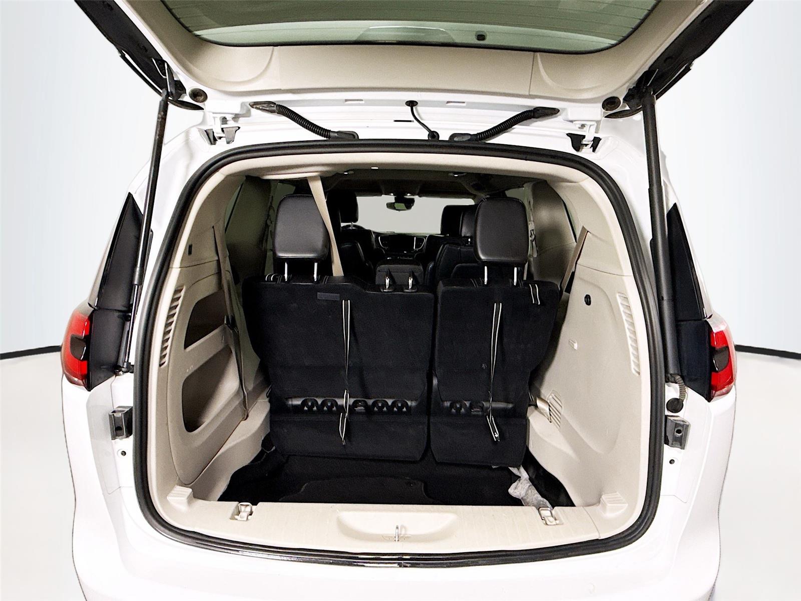 Used 2023 Chrysler Pacifica - photo 20
