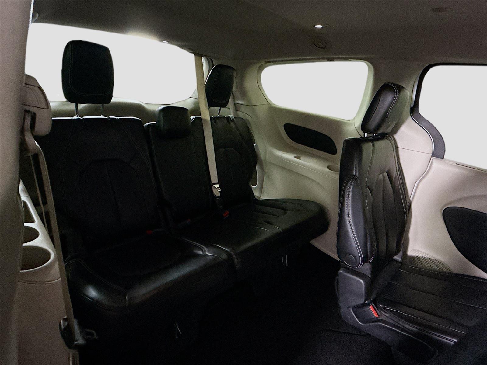 Used 2023 Chrysler Pacifica - photo 21
