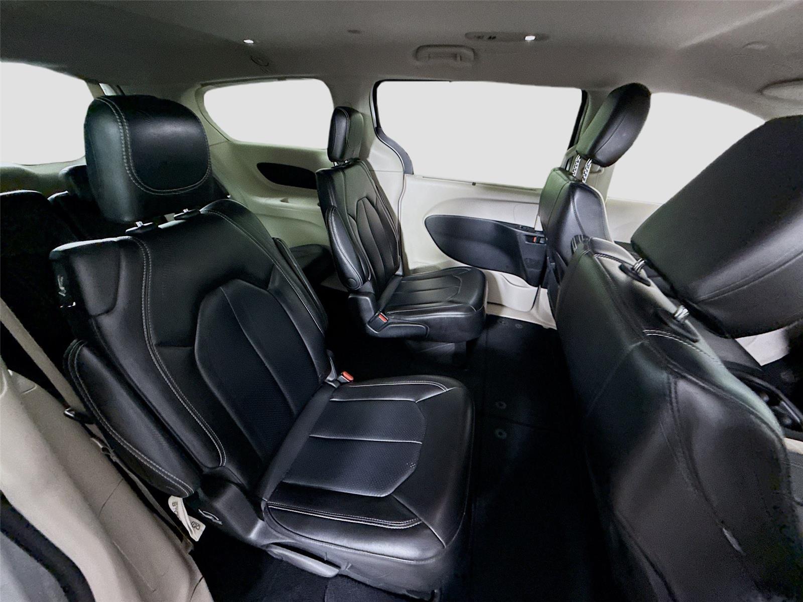 Used 2023 Chrysler Pacifica - photo 22
