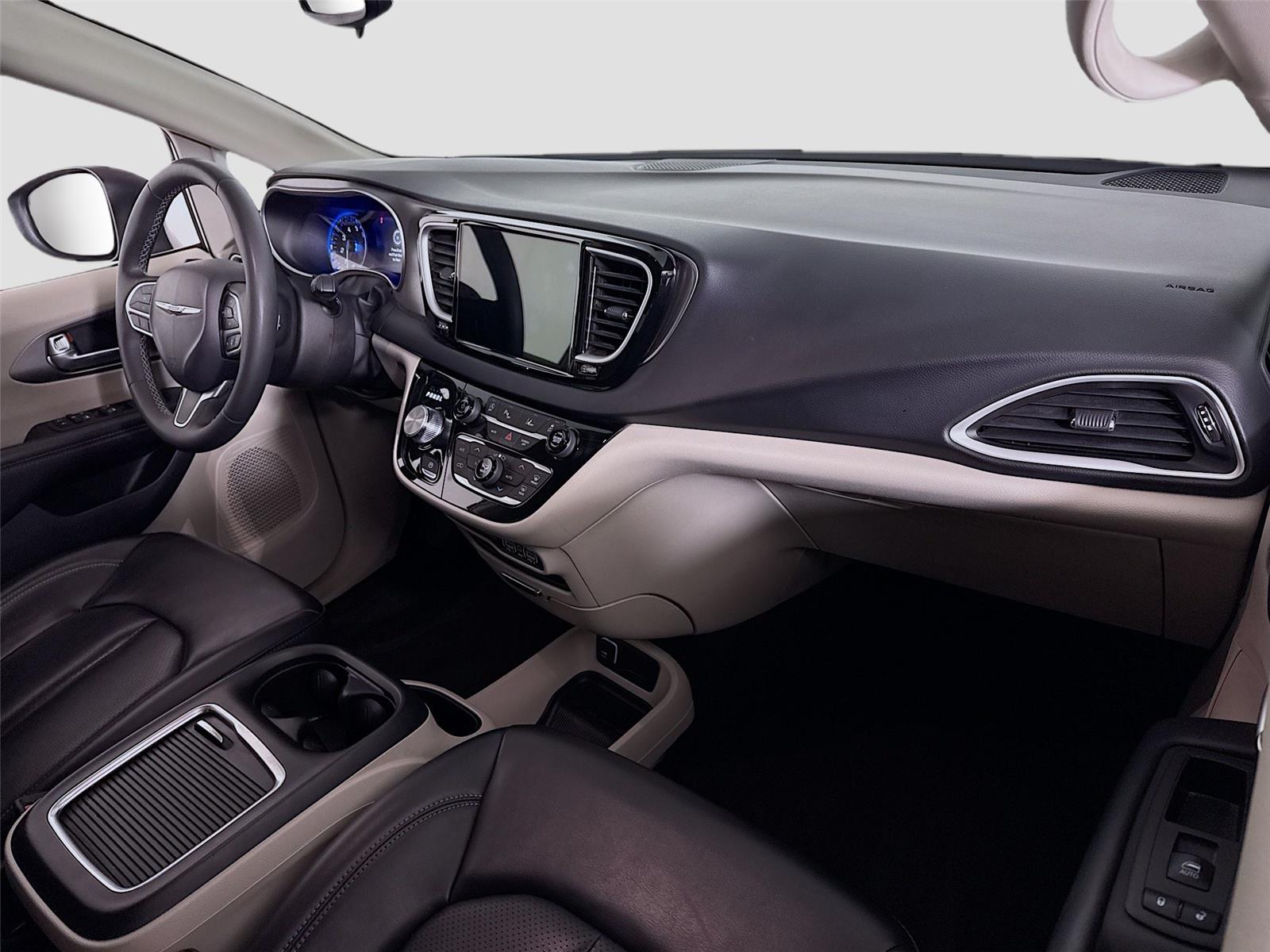 Used 2023 Chrysler Pacifica - photo 24