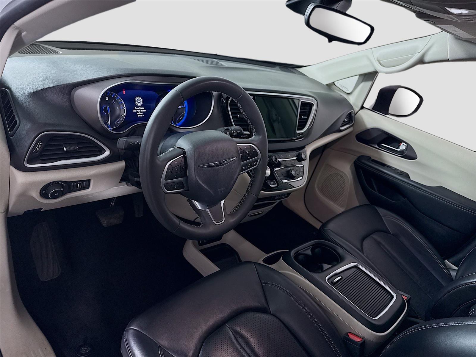 Used 2023 Chrysler Pacifica - photo 5