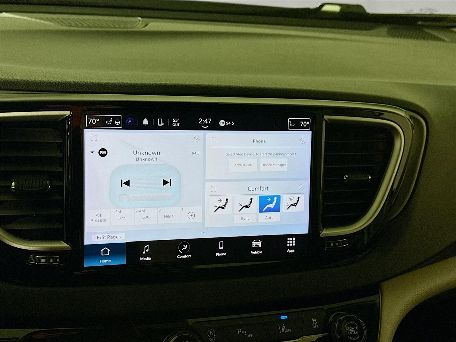 Used 2023 Chrysler Pacifica - photo 10