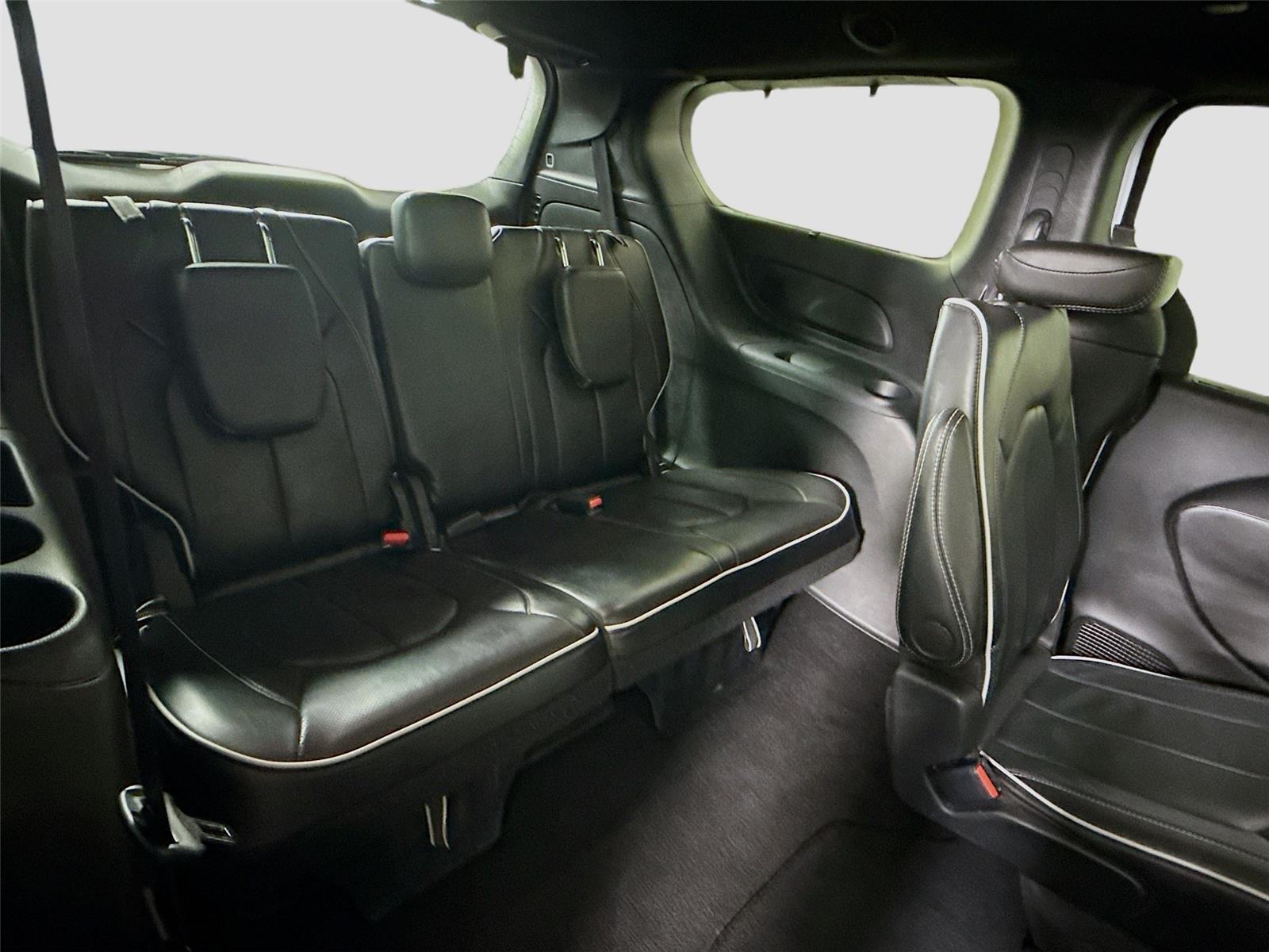 Used 2025 Chrysler Pacifica - photo 14
