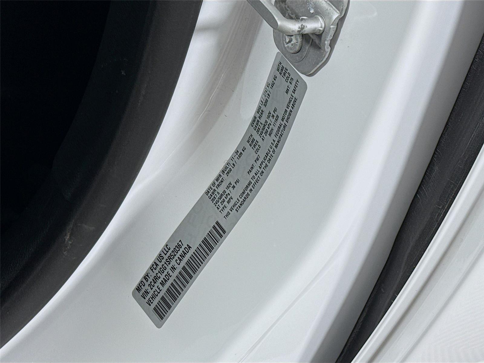 Used 2025 Chrysler Pacifica - photo 20