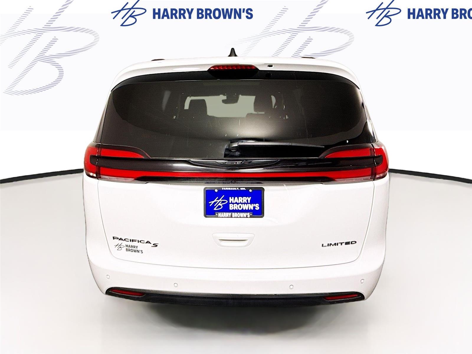 Used 2025 Chrysler Pacifica - photo 25