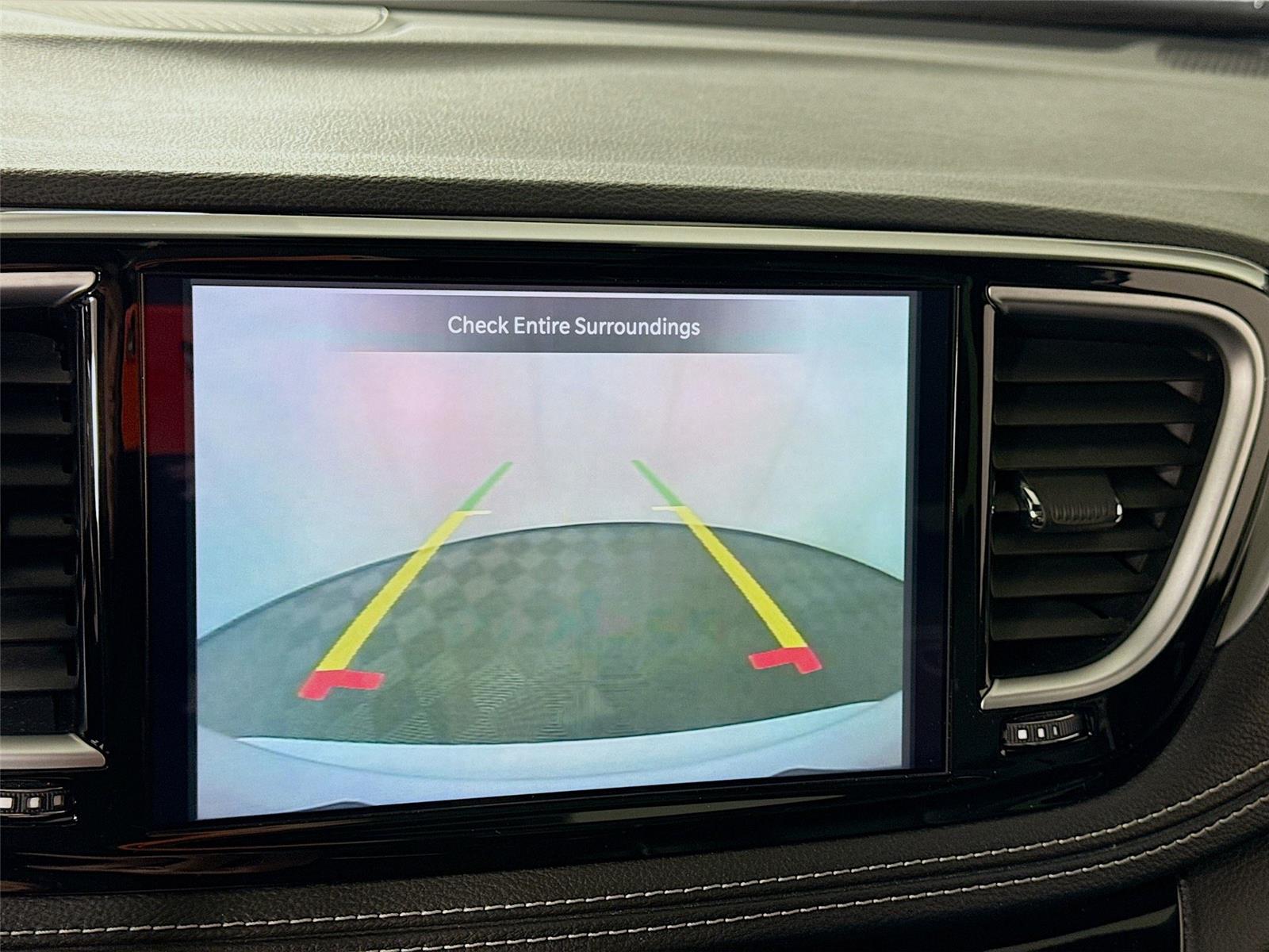 Used 2025 Chrysler Pacifica - photo 34
