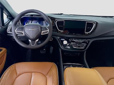 Used 2023 Chrysler Pacifica - photo 1