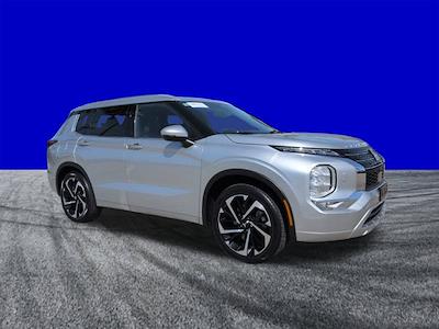 Used 2022 Mitsubishi Outlander - photo 1