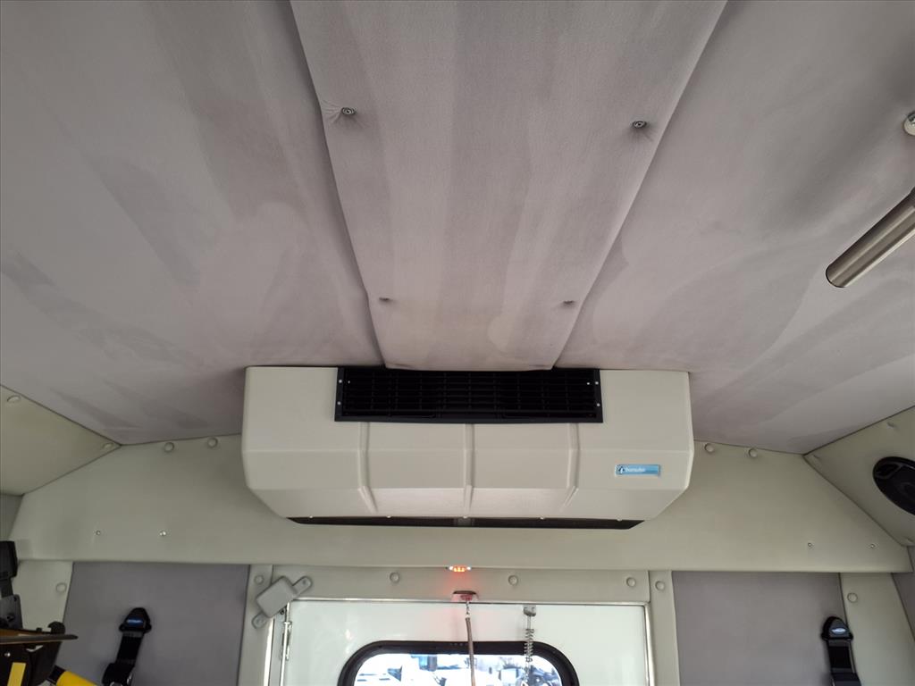 Used 2021 Ford E-450 - photo 22