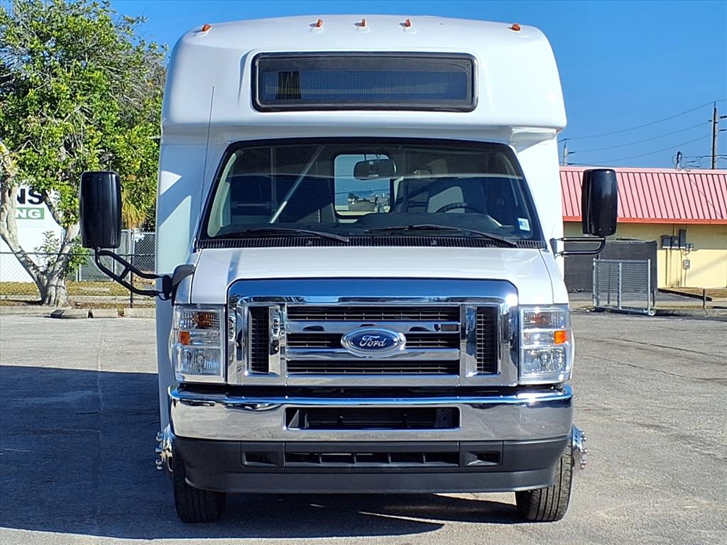 Used 2021 Ford E-450 - photo 11