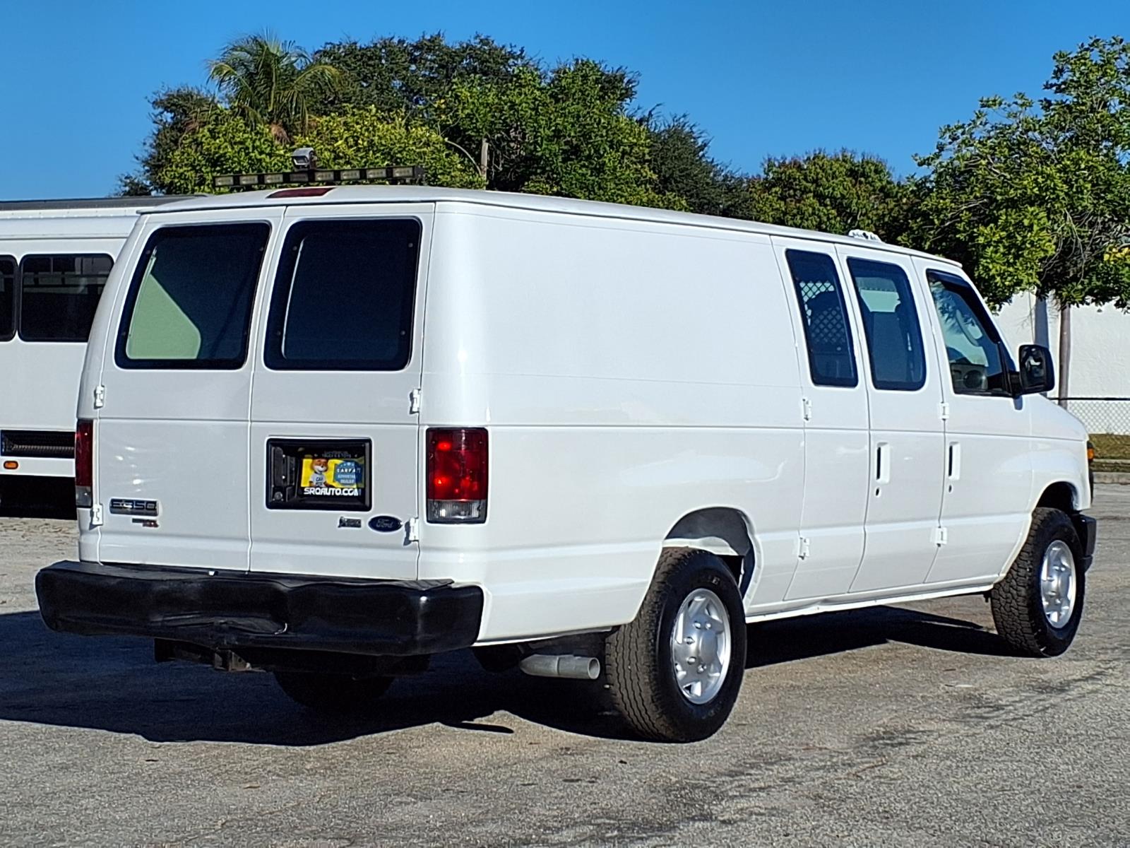Used 2013 Ford E-350 - photo 5