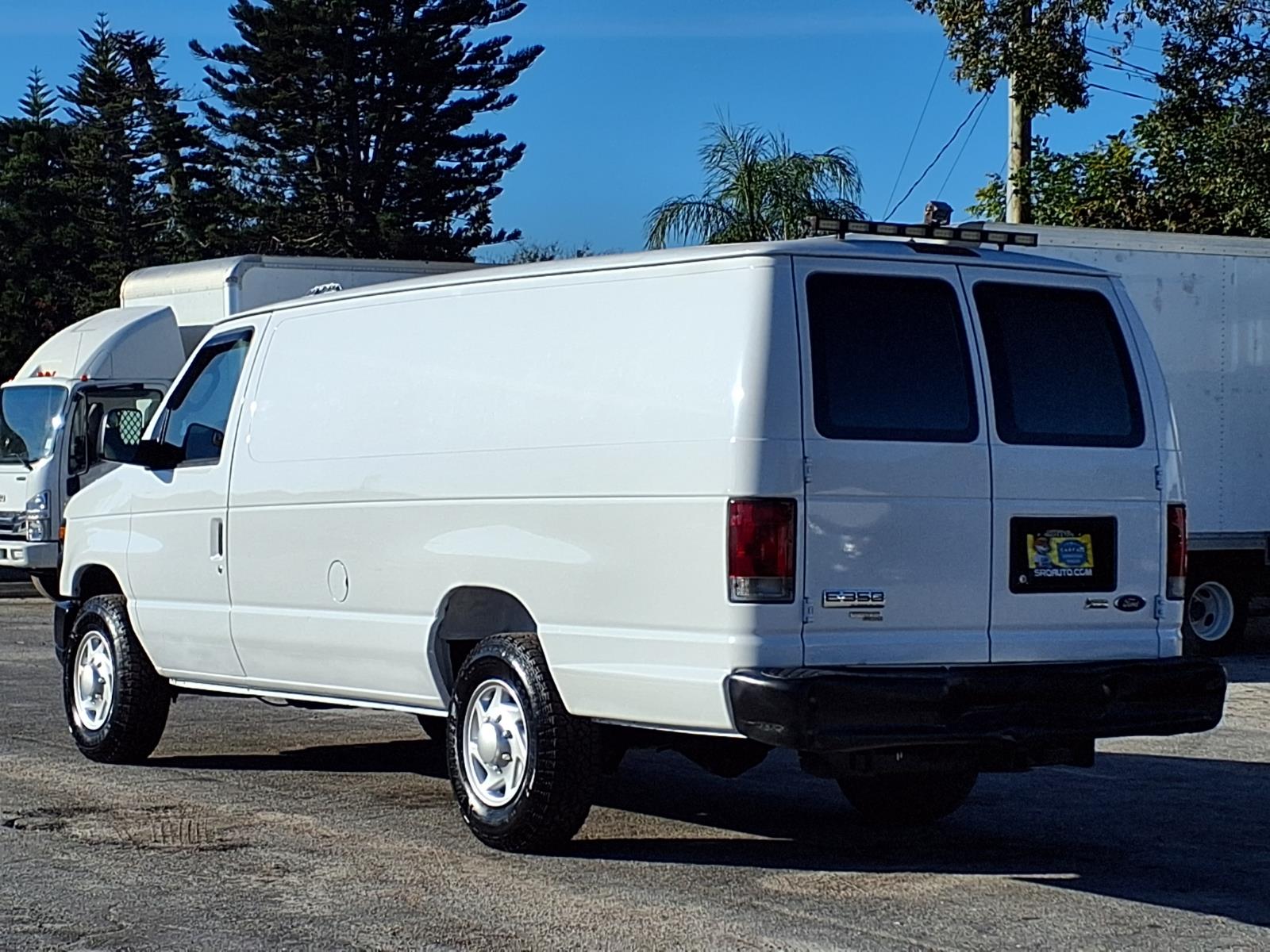 Used 2013 Ford E-350 - photo 9