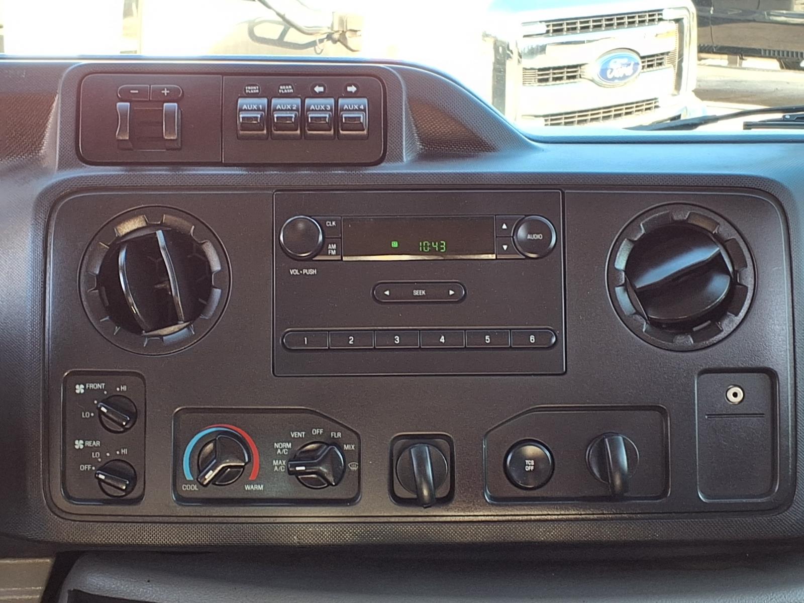 Used 2013 Ford E-350 - photo 14