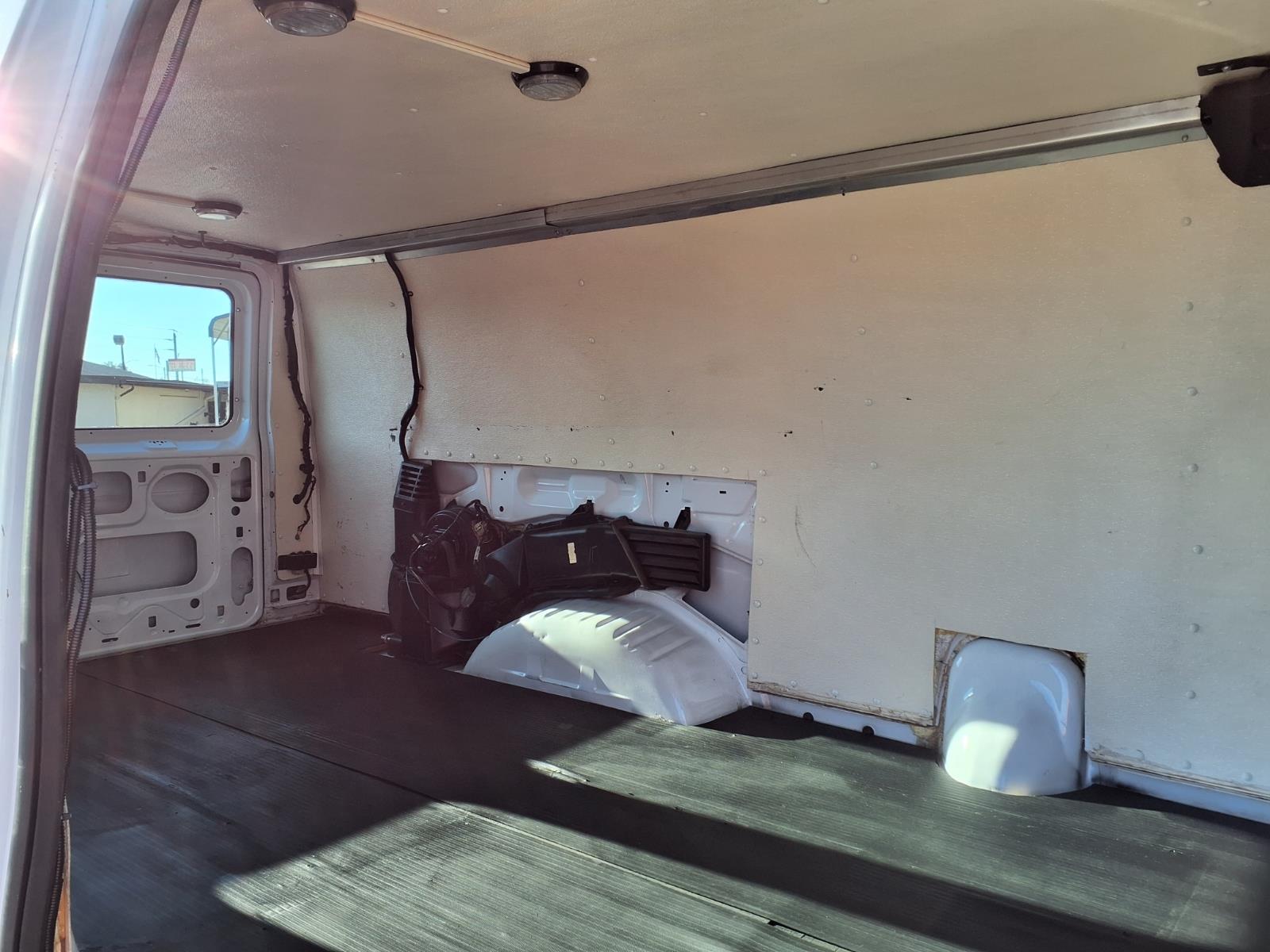 Used 2013 Ford E-350 - photo 20