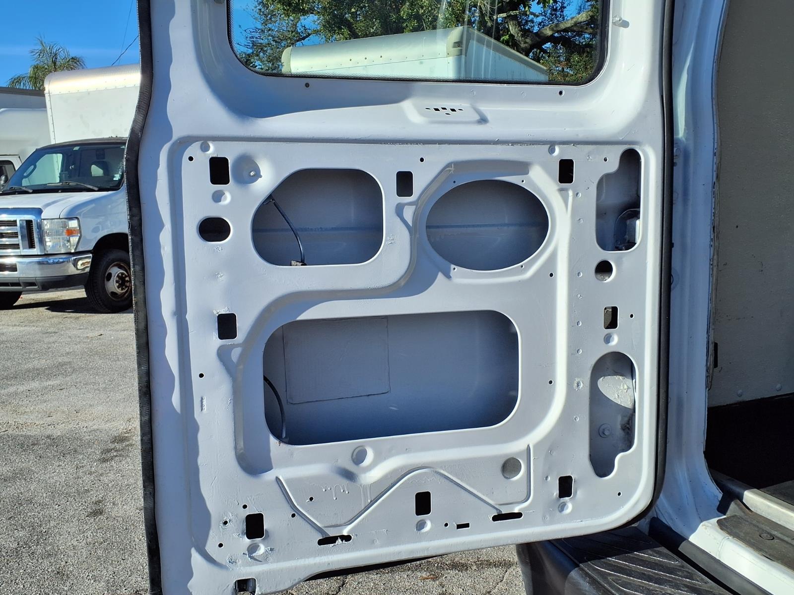 Used 2013 Ford E-350 - photo 22