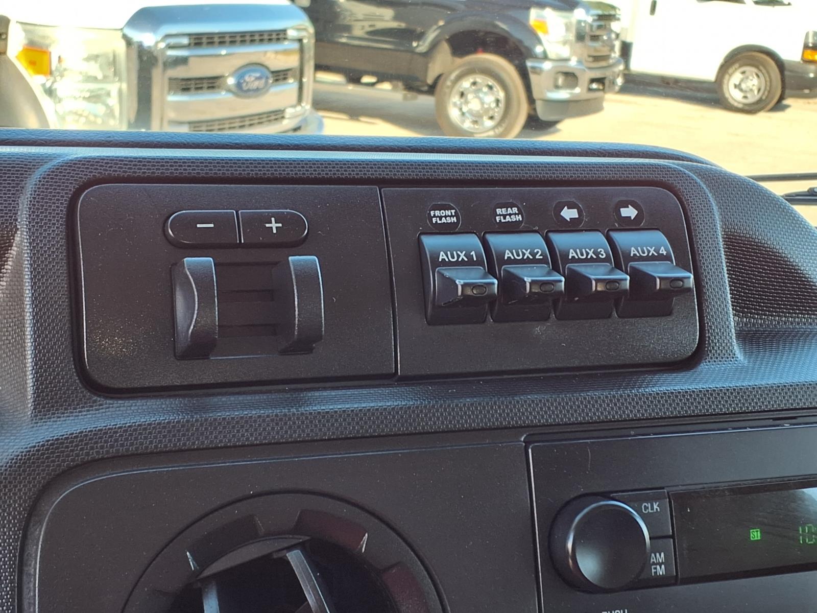 Used 2013 Ford E-350 - photo 28