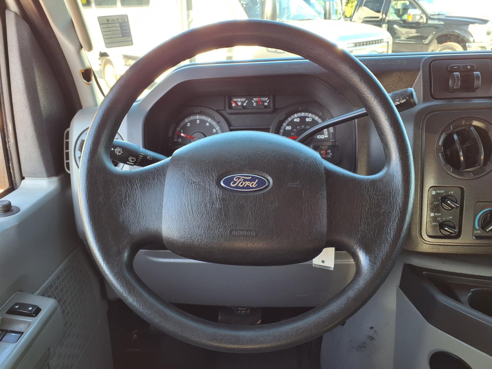 Used 2013 Ford E-350 - photo 30