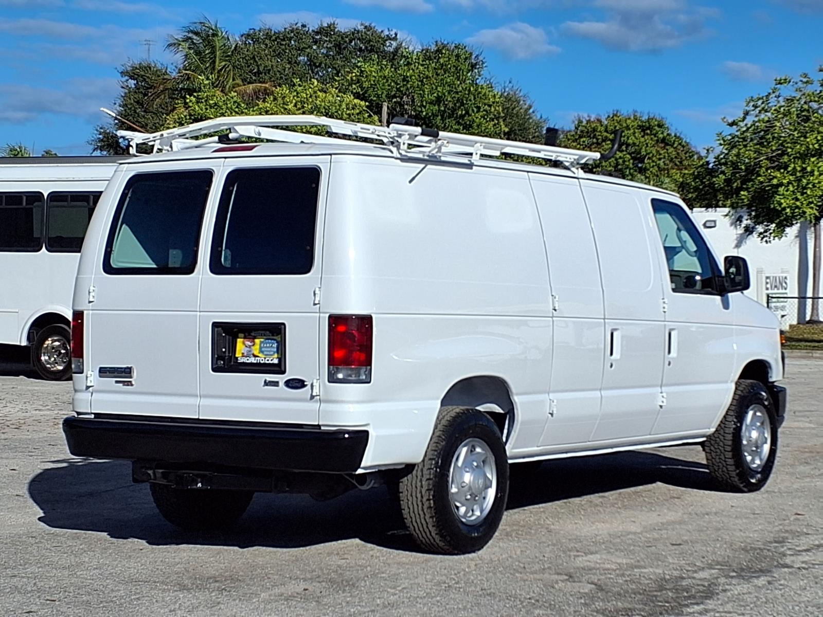 Used 2013 Ford E-250 - photo 5