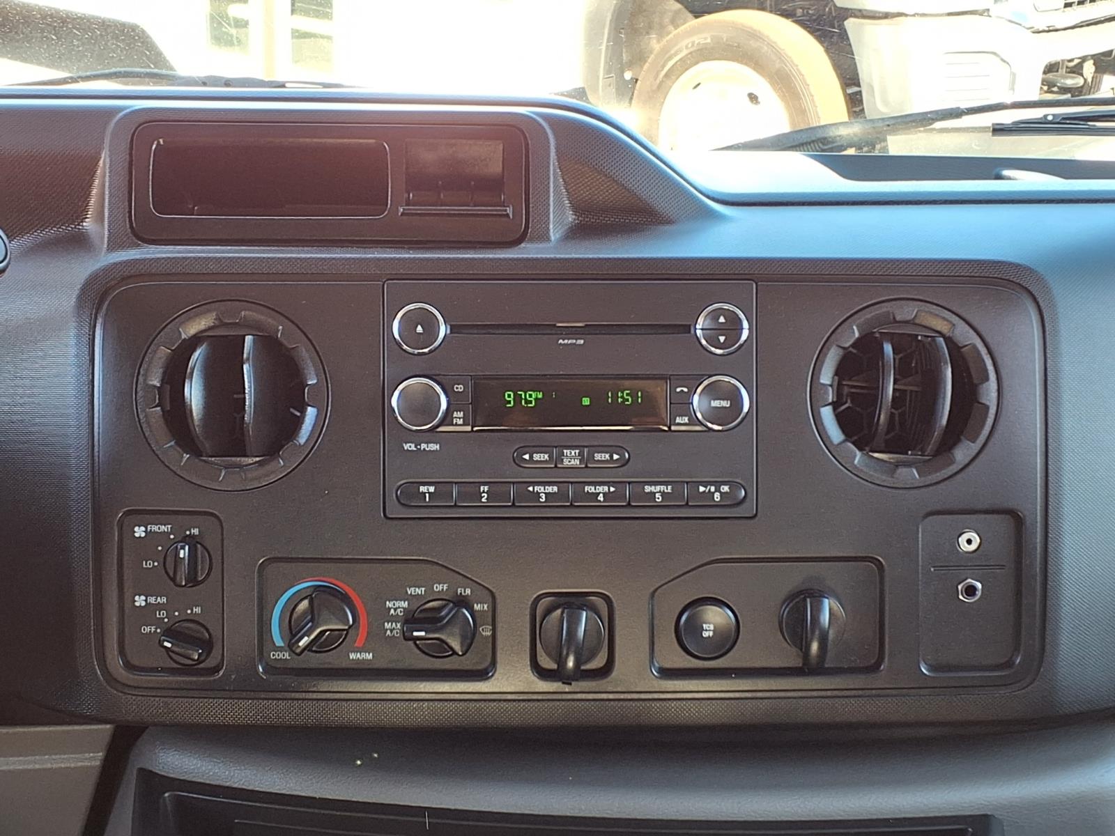 Used 2013 Ford E-250 - photo 15